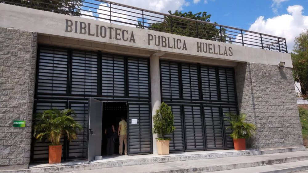 Biblioteca Huellas