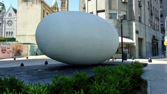 Monumento al Huevo, Colombia
